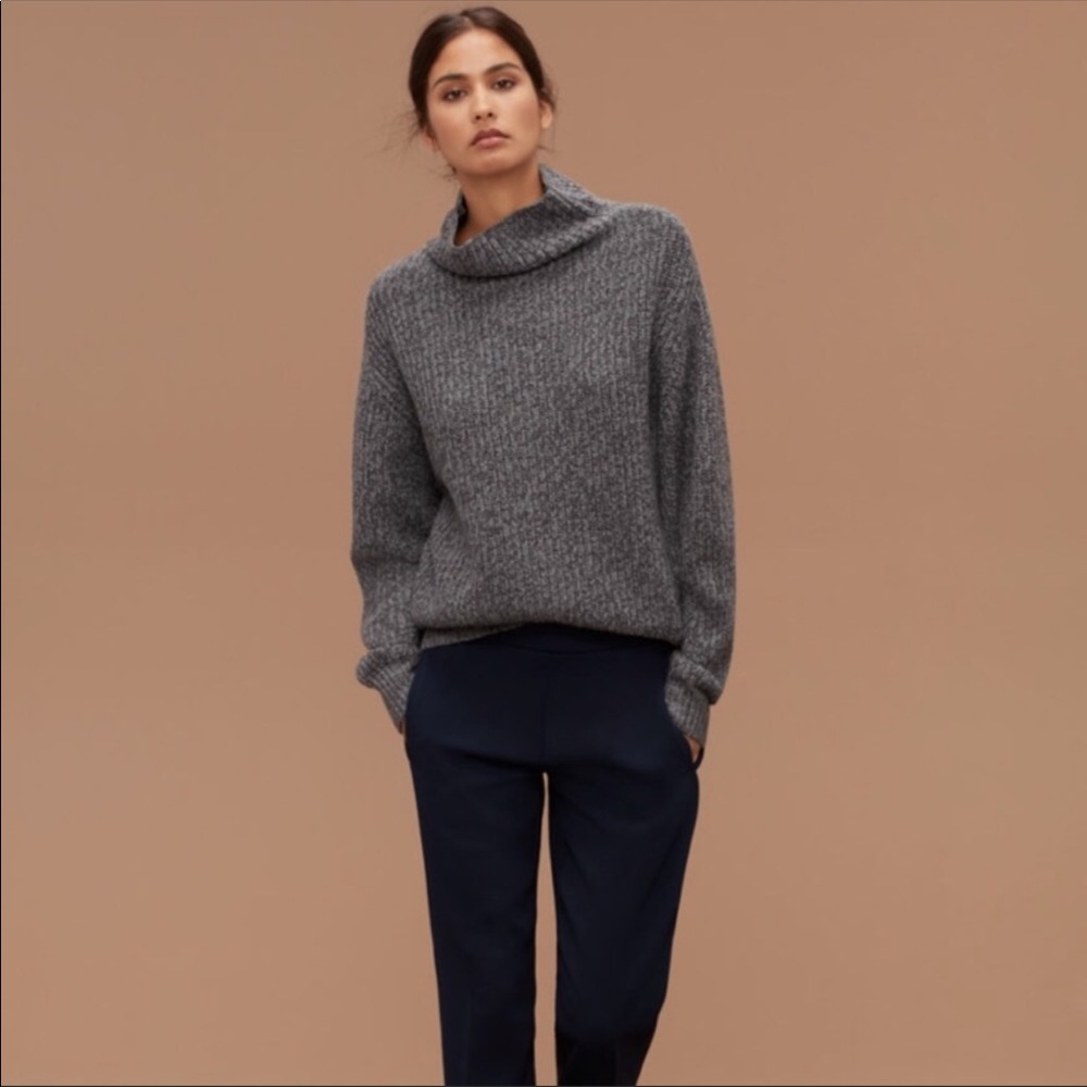 Aritzia Montpelier sweater dark gray XXS